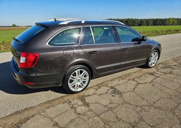 Skoda Superb cena 27900 przebieg: 301871, rok produkcji 2010 z Starogard Gdański małe 466